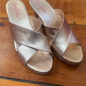 NWOB Lilly Pulitzer gold wedges sandals size 6.5